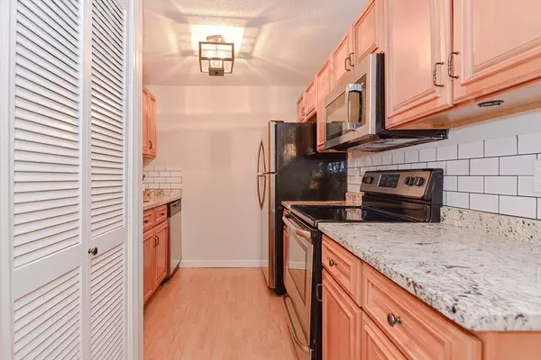 Northbridge, MA 01588,135 Heritage Dr #135