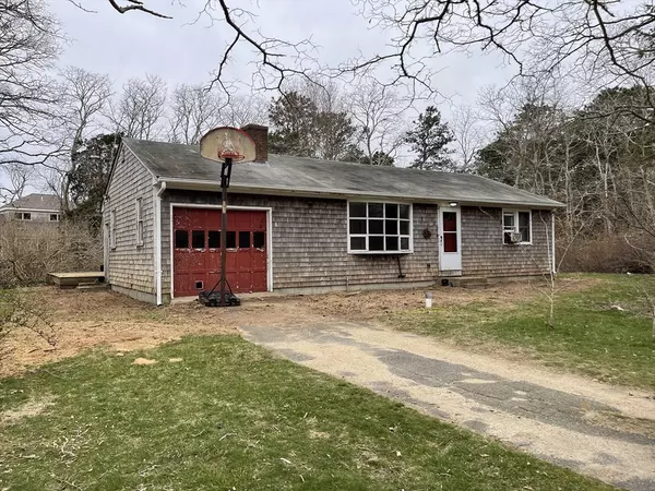 Eastham, MA 02642,90 Queen Anne Drive