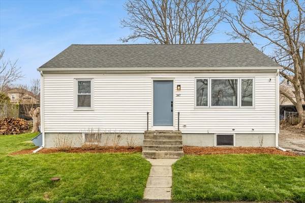 347 Arch St, Somerset, MA 02725