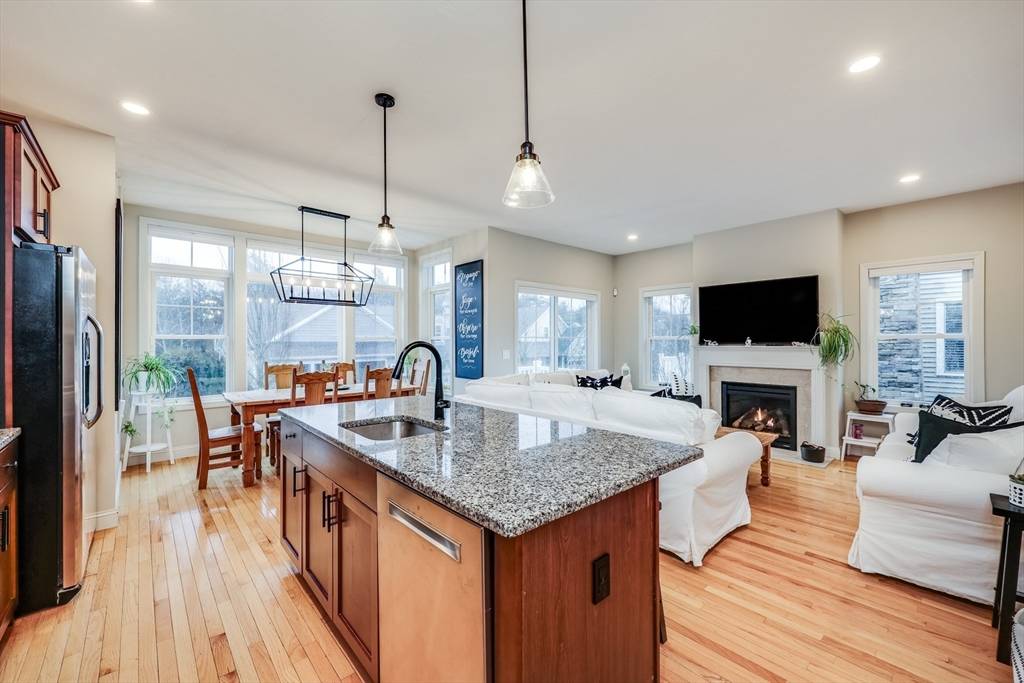 19 Boatwright's Loop, Plymouth, MA 02360