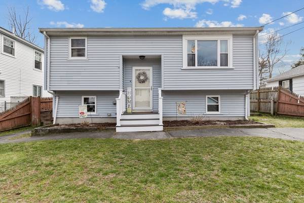 5 Len Rd, Holbrook, MA 02343