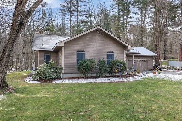 18 Hall Rd, Sturbridge, MA 01566