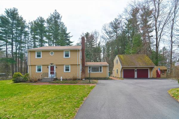 2 Bow St, Plainville, MA 02762