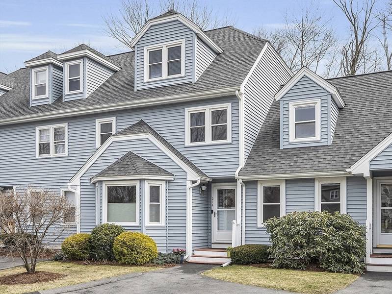 214 Merrimack Meadows Ln #214, Tewksbury, MA 01876