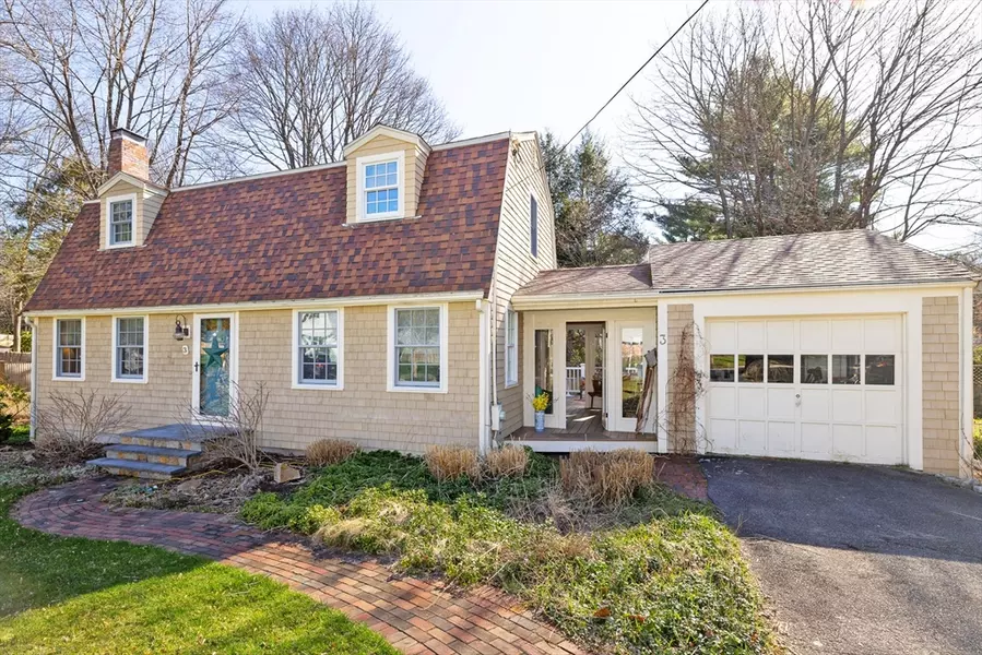 3 Hoover Road, Hingham, MA 02043