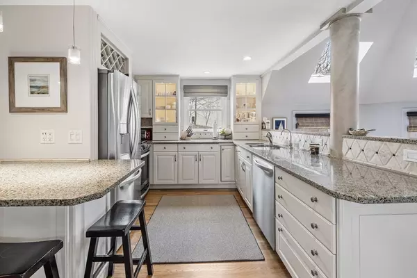 Marblehead, MA 01945,10 Hillside Ave #10