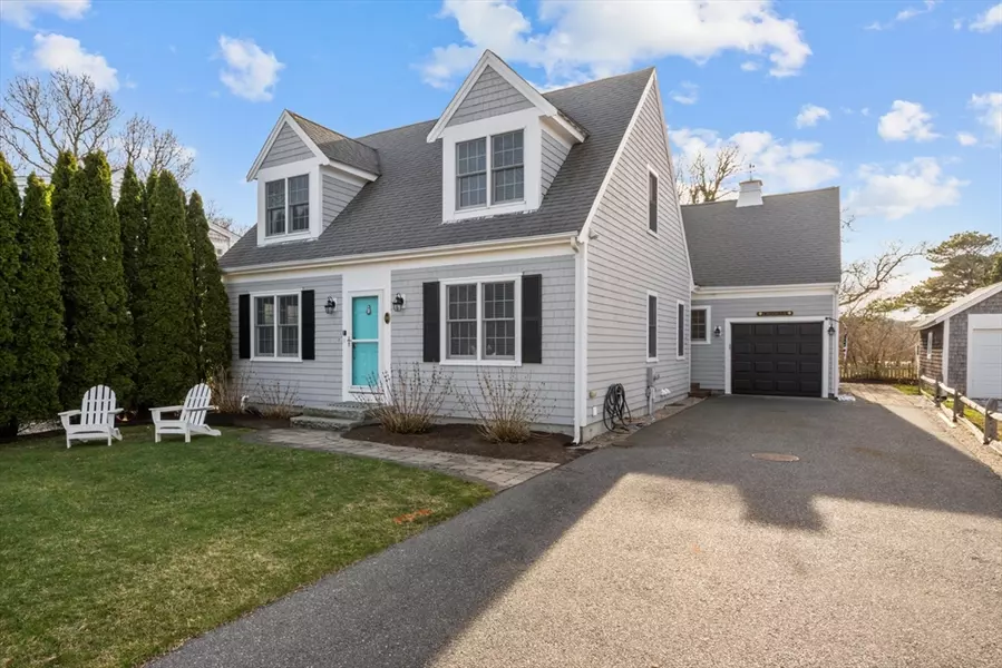 18 Hiawatha Rd, Harwich, MA 02646