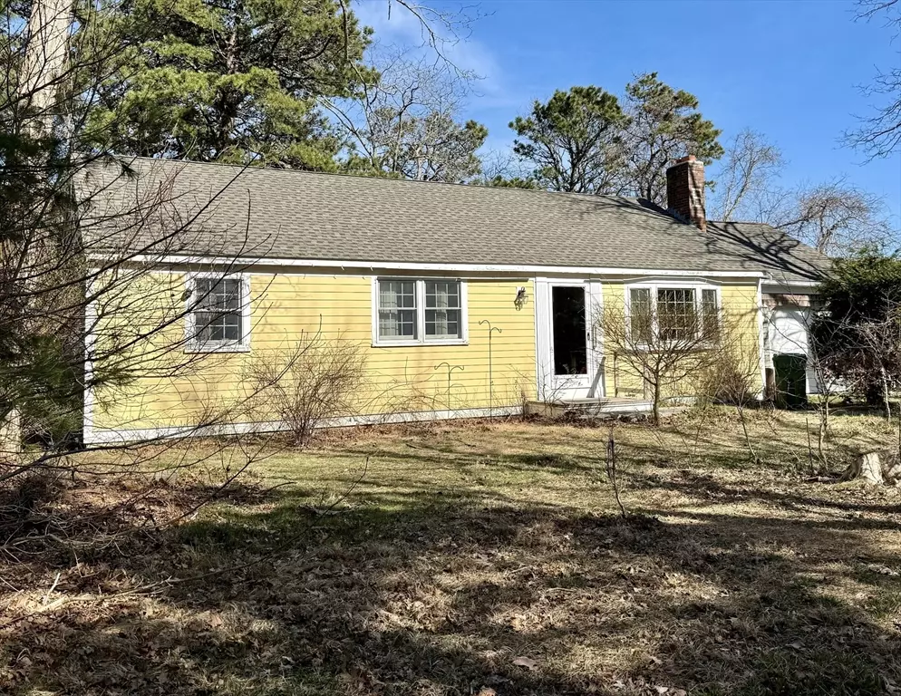 Wellfleet, MA 02667,49 Village Ln