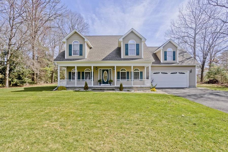 377 Woodland Cir., Ludlow, MA 01056