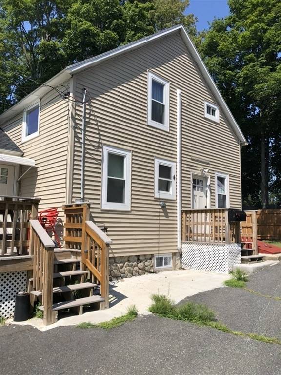 4 Walcott St, Hopkinton, MA 01748