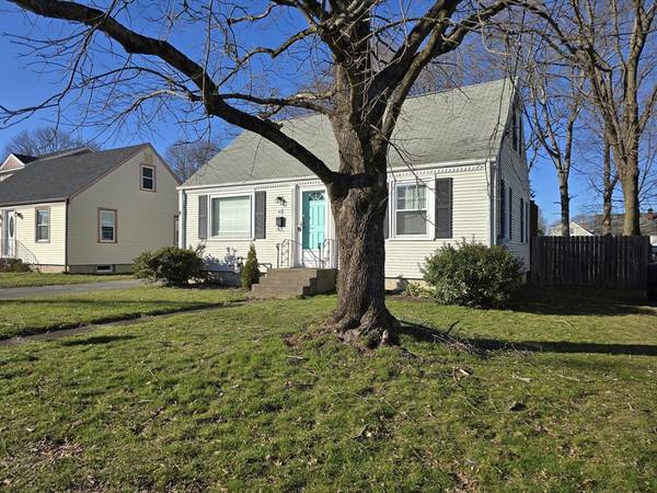 Seekonk, MA 02771,42 Pine St