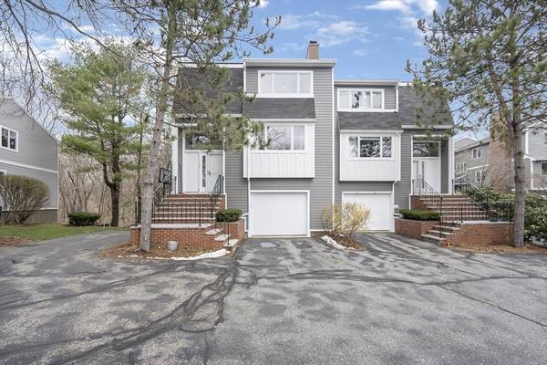 48 Edward Dr #48, Winchester, MA 01890