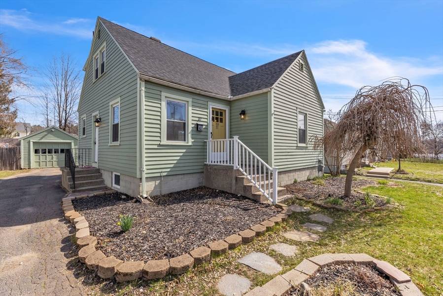 37 Coolidge Ave, Westfield, MA 01085