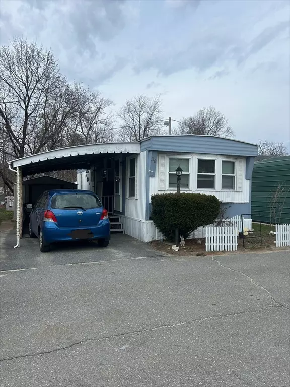 1237 Central St #30,  Leominster,  MA 01453