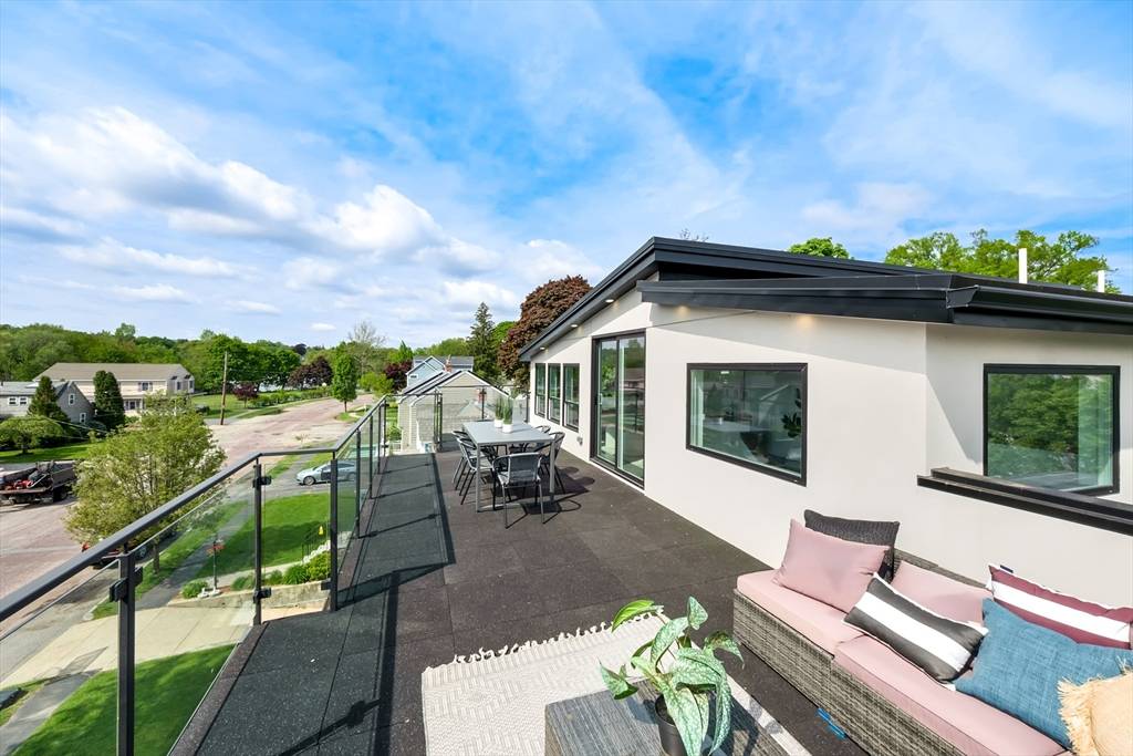 Arlington, MA 02474,39 Spy Pond Pkwy