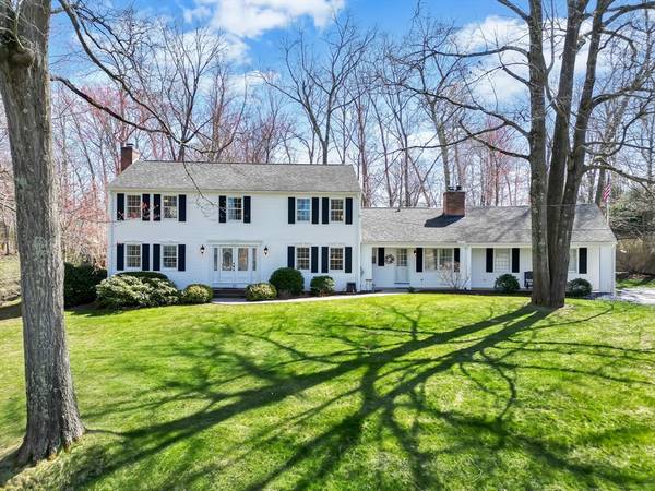 27 W Colonial Rd, Wilbraham, MA 01095