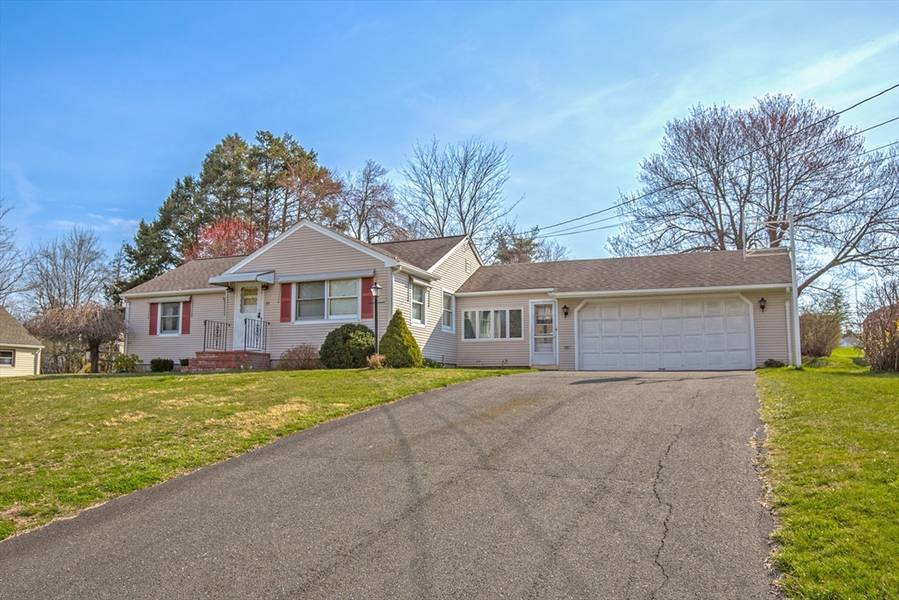 24 Hillside Dr, East Longmeadow, MA 01028