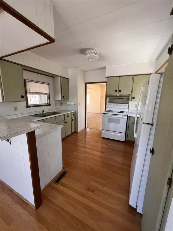 Wareham, MA 02576,57 Timber Lane