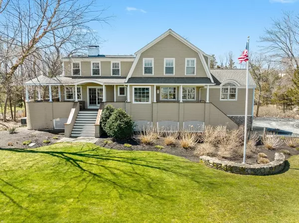 40 Joy Pl, Cohasset, MA 02025