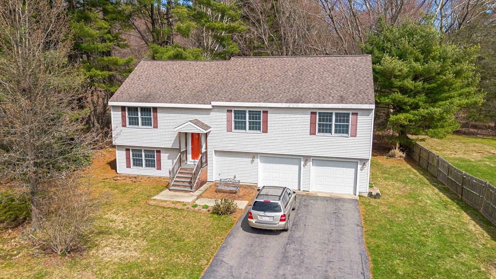 44 Hilltop Dr, Burlington, MA 01803