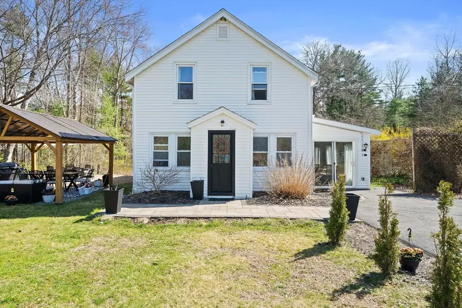 9 Ferris St, Hanson, MA 02341