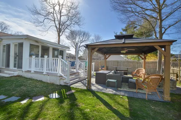 Falmouth, MA 02536,10 Sachem Drive