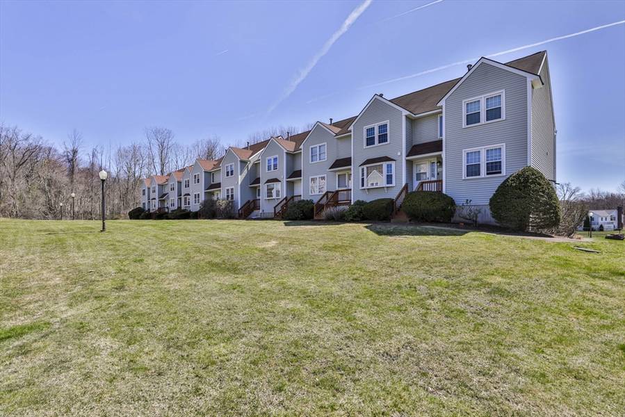 206 Patrick Rd #206, Tewksbury, MA 01876