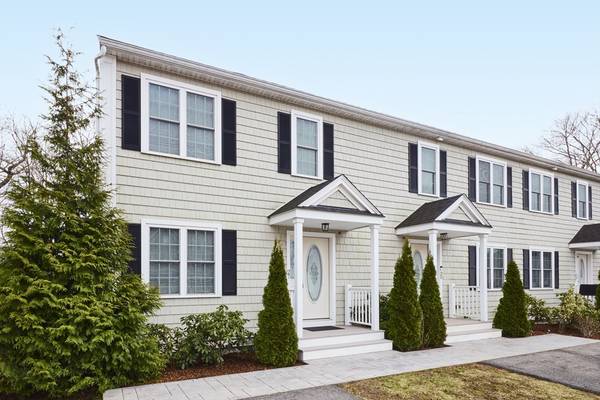 27 Clark St #27, Abington, MA 02351