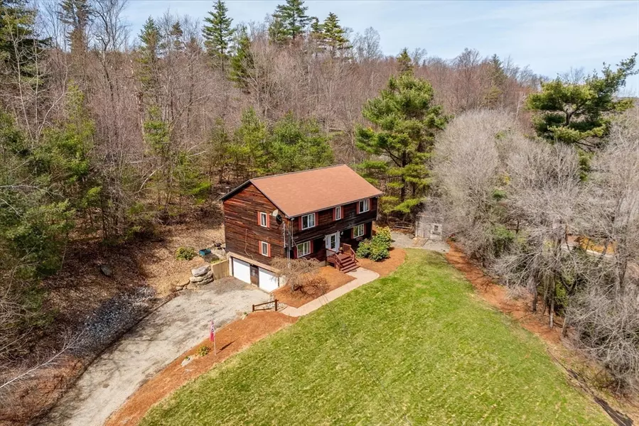 69 Streeter Rd, Sturbridge, MA 01518