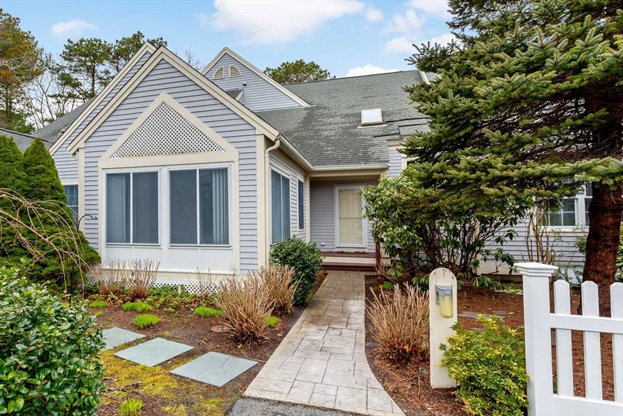 4 Gold Leaf Lane #4, Mashpee, MA 02649