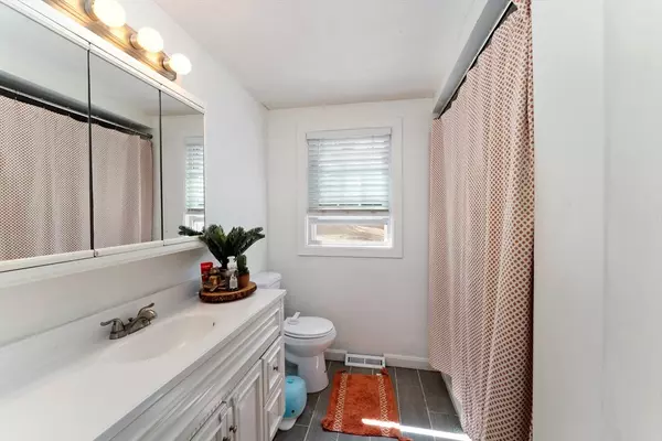 Coventry, RI 02816,379 Arnold Ave