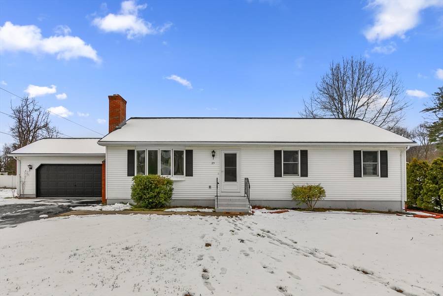 25 Golden Dr, Easthampton, MA 01027