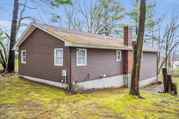 West Boylston, MA 01583,16 Edward St