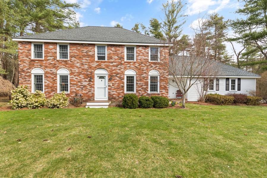 20 Paquawket Path, Groton, MA 01450