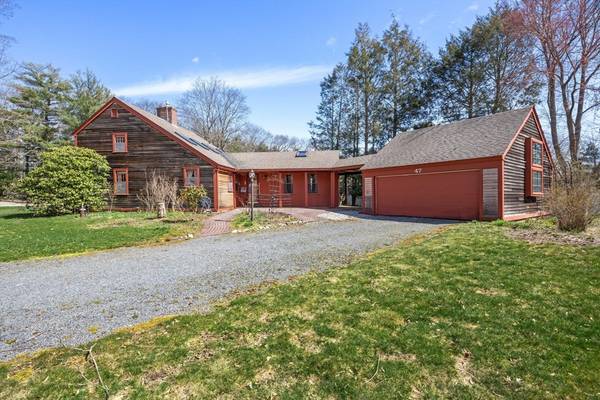 47 Highfields Rd, Abington, MA 02351