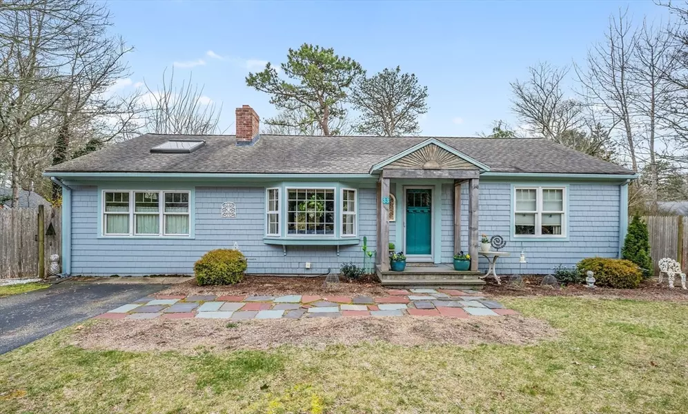 33 Shallow Brook Rd, Yarmouth, MA 02664