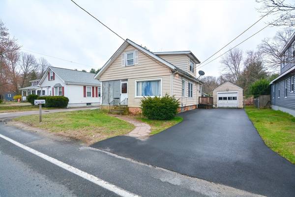 127 Pine St, Seekonk, MA 02771