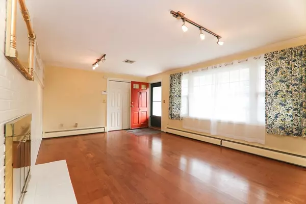 Danvers, MA 01923,4 Amherst St