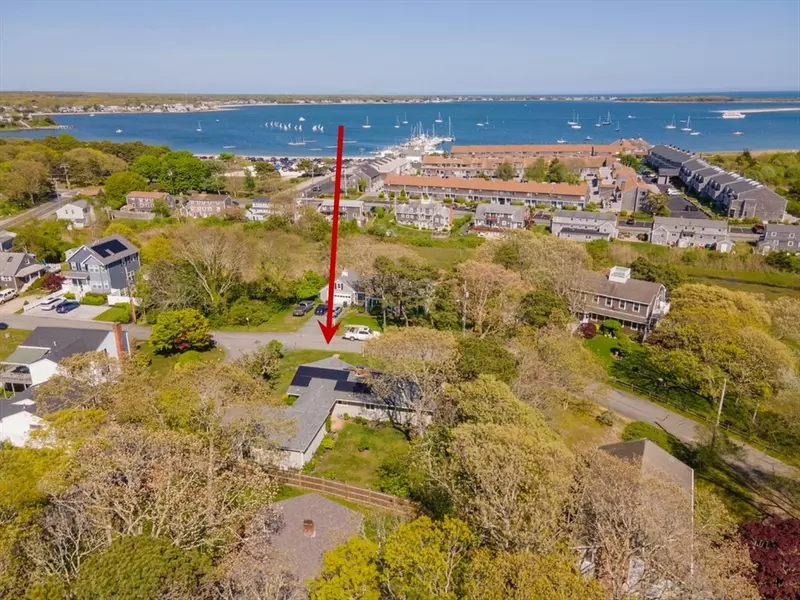 74 Circuit Ave, Barnstable, MA 02601