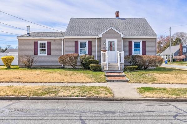 71 Pine Grove St, New Bedford, MA 02745