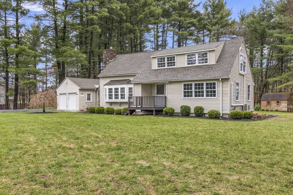 32 Worden Rd, Tyngsborough, MA 01879