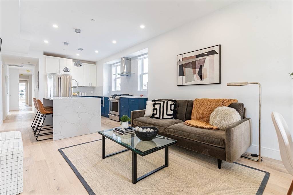 Boston, MA 02128,106 Webster #PH2