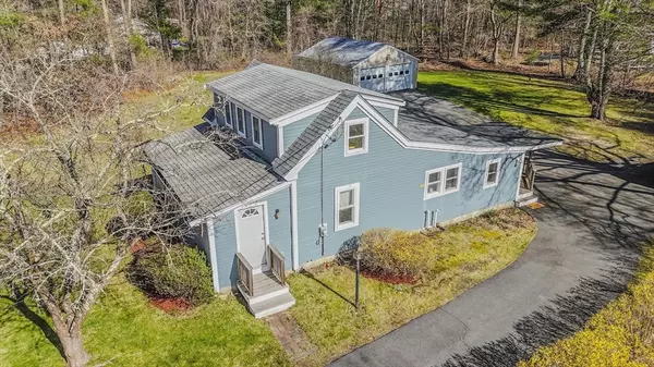 422 County Rd, Hanson, MA 02341