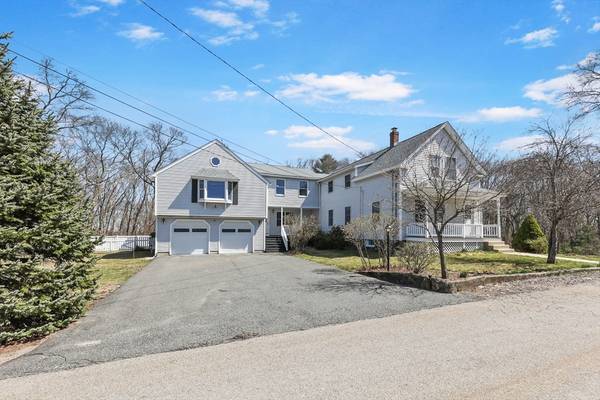 8 Harrington Street, Mendon, MA 01756