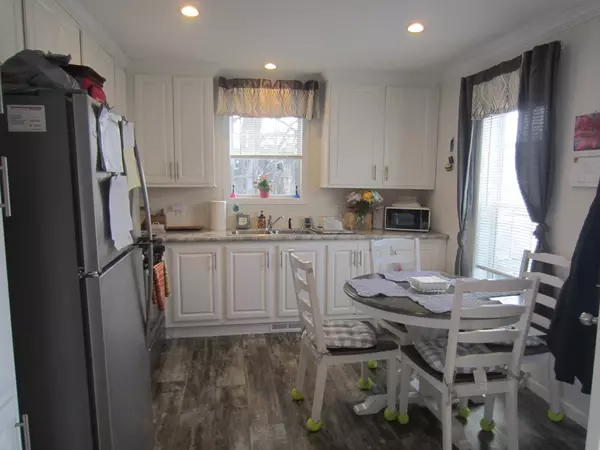 Wareham, MA 02538,3040 Cranberry Hwy #40