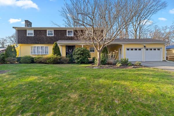 47 Hiller Dr, Seekonk, MA 02771