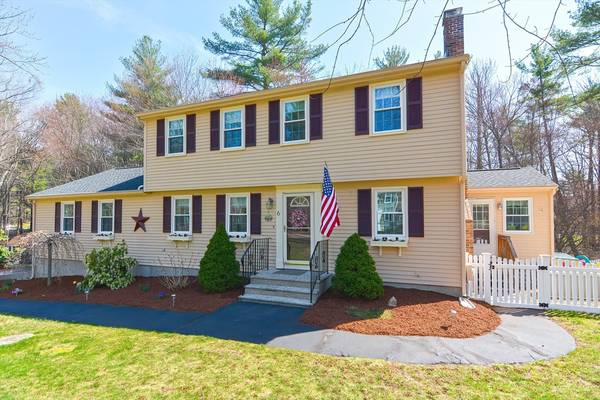 6 Saddle Hill, Medway, MA 02053