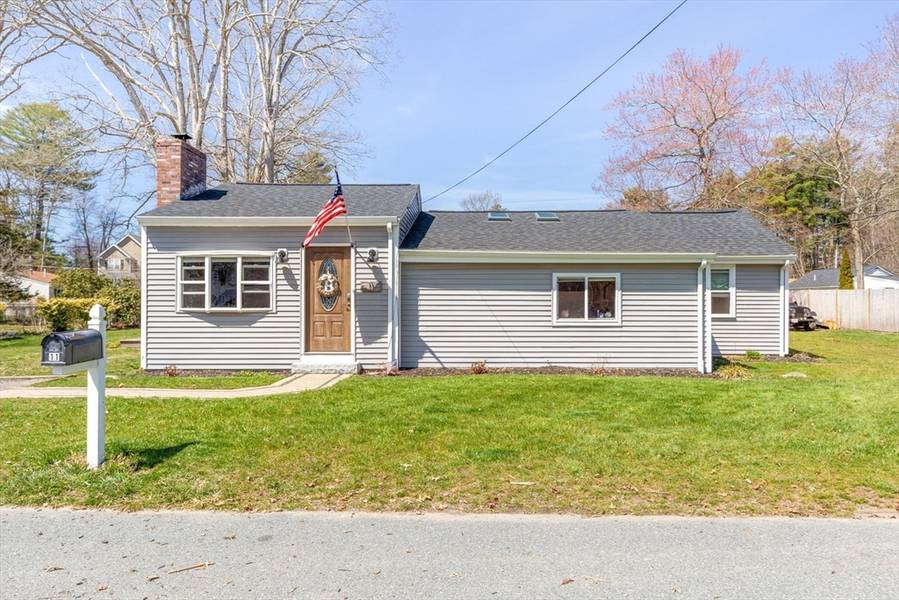 11 Mayflower Rd, Norton, MA 02766