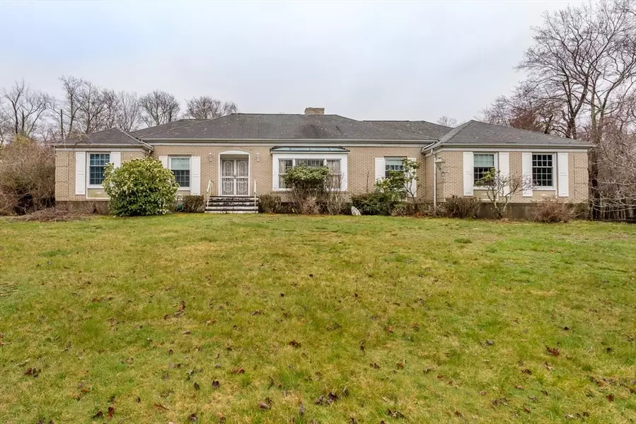 77 Neponset Valley Pkwy, Milton, MA 02186