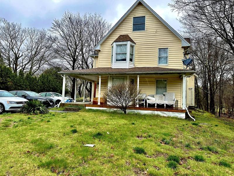 1030 S Franklin St, Holbrook, MA 02343